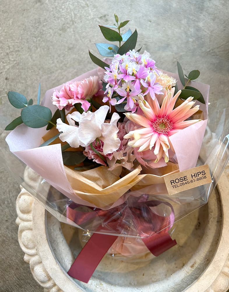 富士市花屋ローズヒップのおしゃれな花束