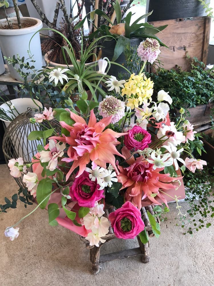 富士市花屋ローズヒップの2020年の母の日のお花のプレゼントのイメージ画像７