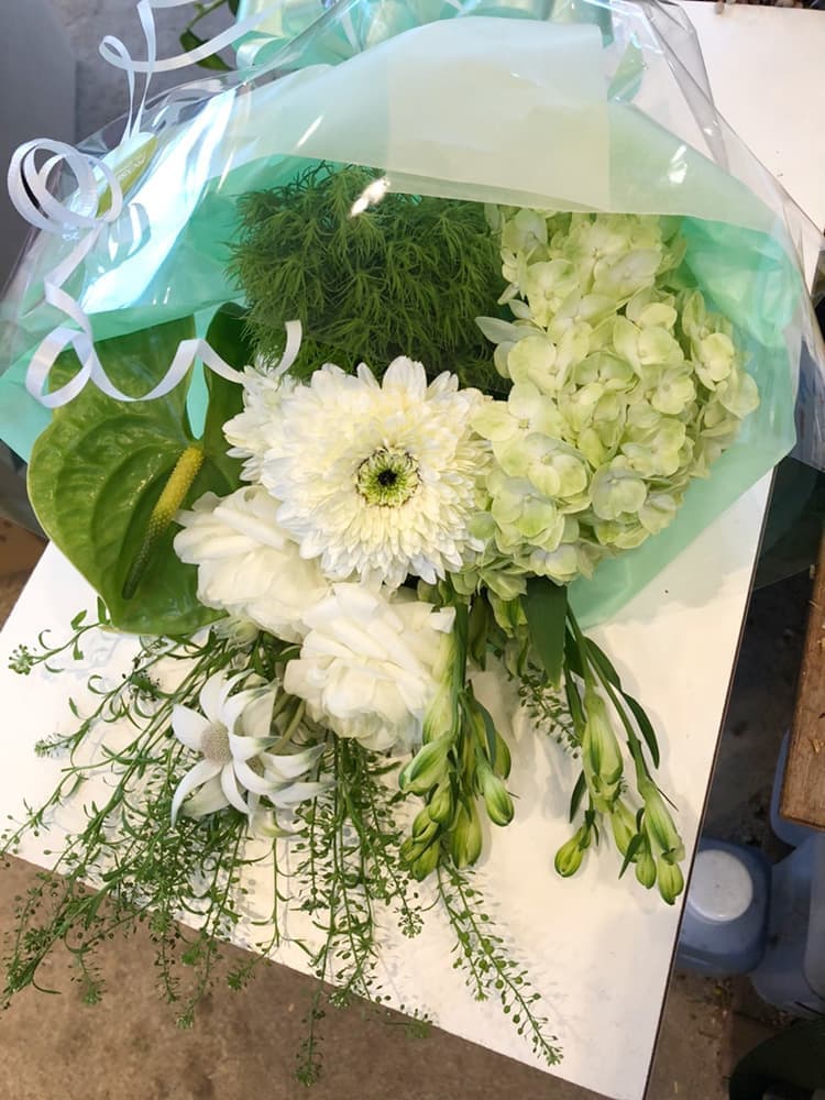 富士市花屋ローズヒップの2020年の母の日のお花のプレゼントのイメージ画像４