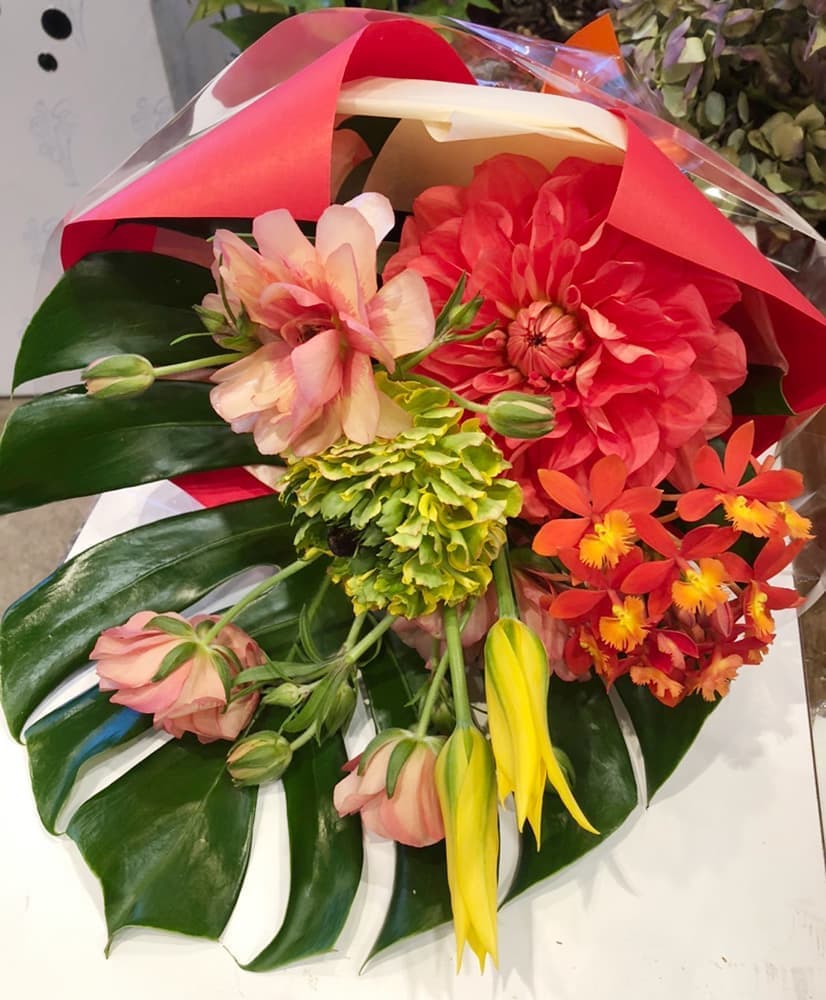 富士市花屋ローズヒップの2020年の母の日のお花のプレゼントのイメージ画像１
