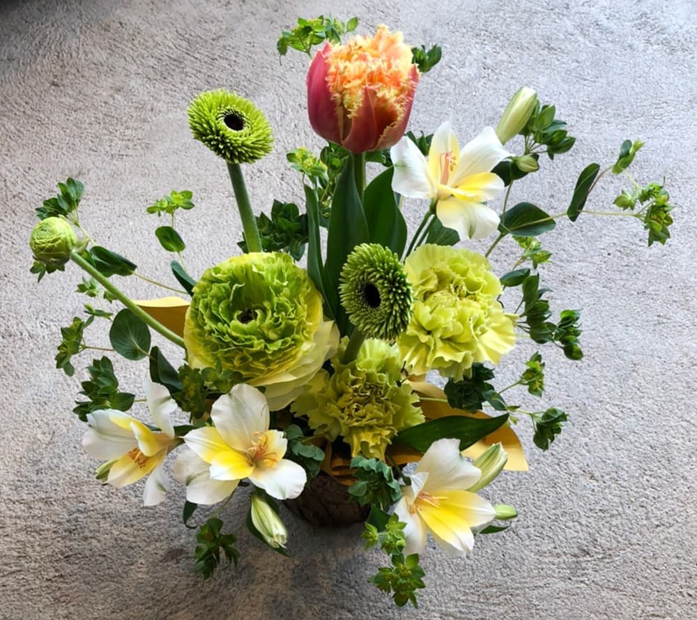 おしゃれなお花屋さんローズヒップの送別の記念におすすめのお花2021年2月27日の画像５