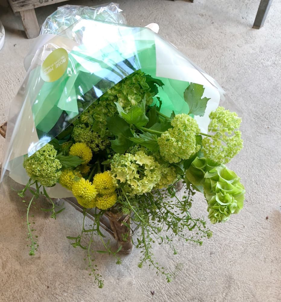 富士市花屋ローズヒップの2021年の母の日のおしゃれな花束のプレゼント４