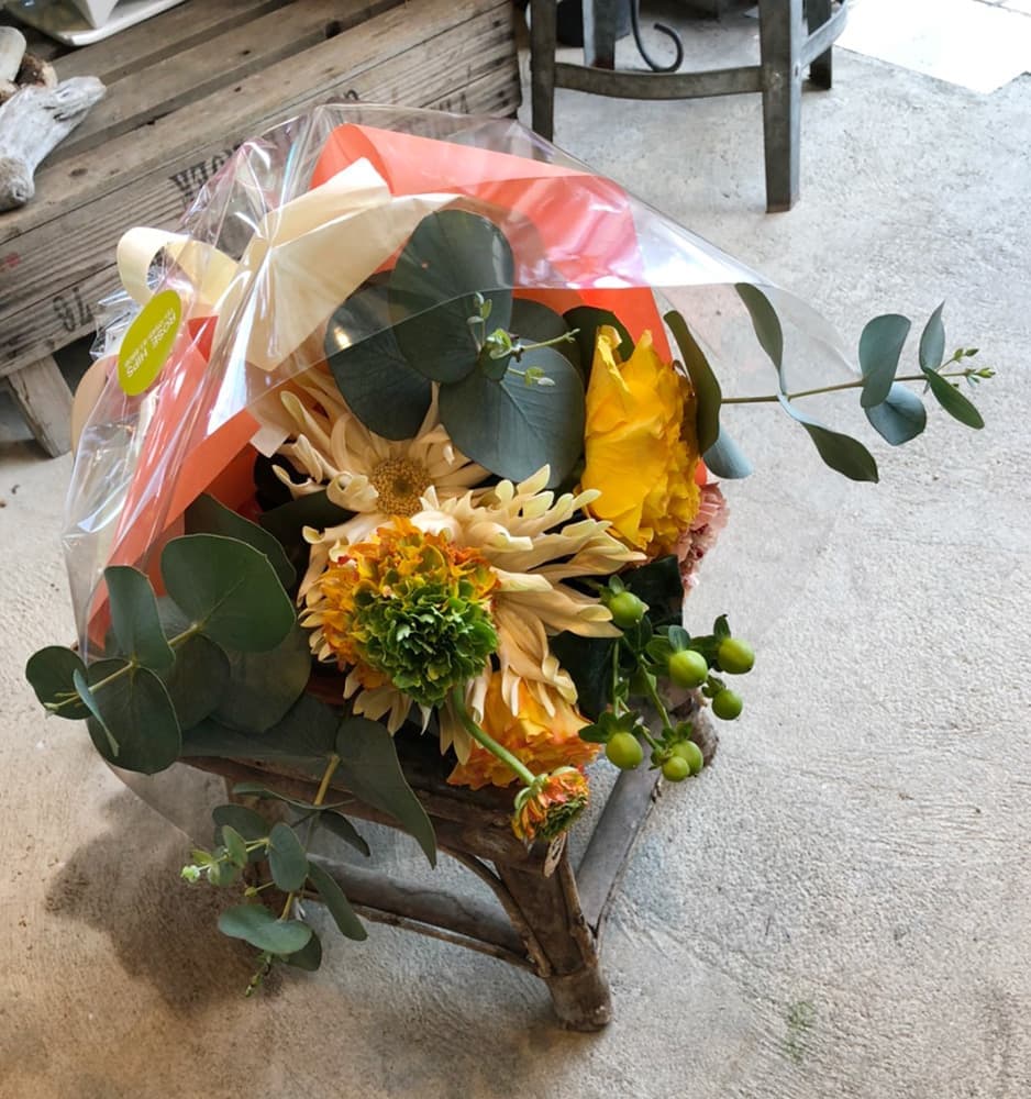 富士市花屋ローズヒップの2021年の母の日のおしゃれな花束のプレゼント５