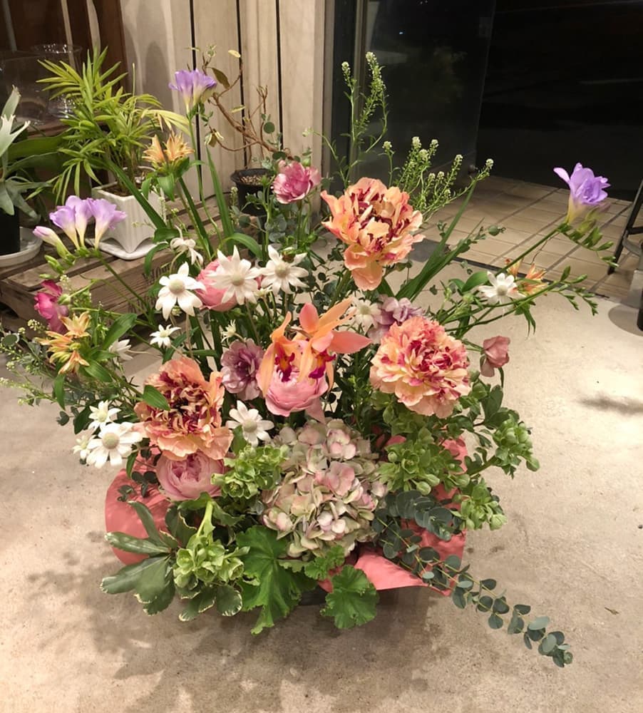 おしゃれなお花屋さんローズヒップの送別の記念におすすめのお花2021年2月27日の画像７