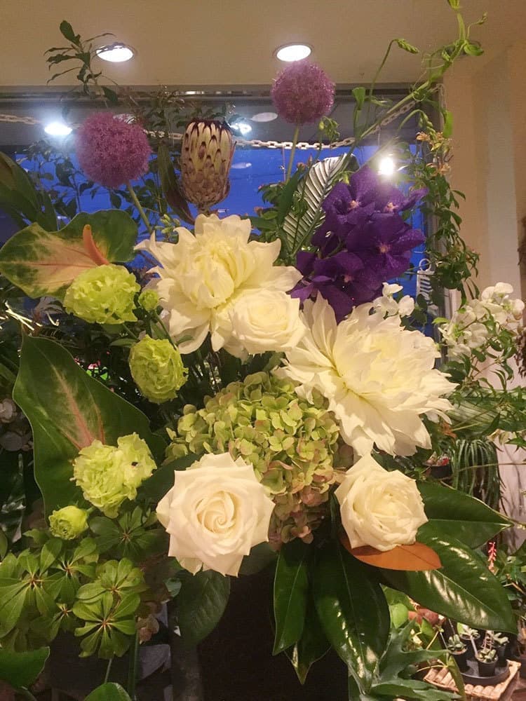 富士市のお花屋さんローズヒップの開店祝いのスタンド花の写真17