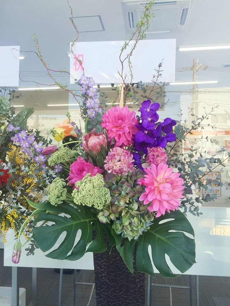 富士市のお花屋さんローズヒップの開店祝いのスタンド花の写真15