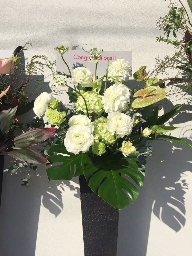富士市のお花屋さんローズヒップの開店祝いのスタンド花の写真14