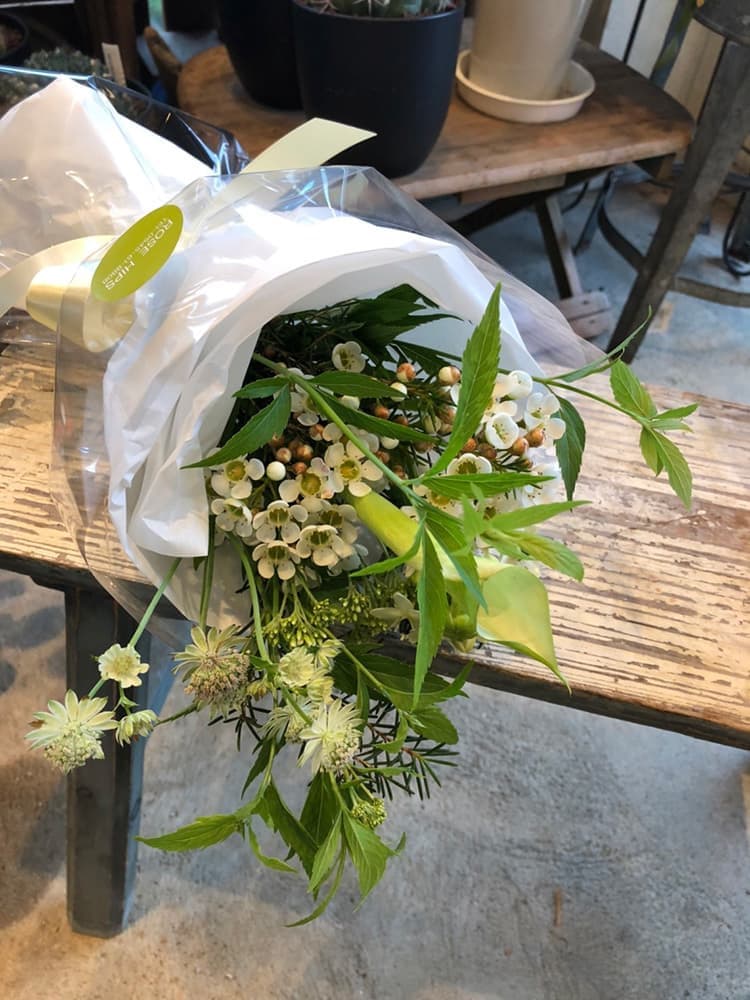 富士市花屋ローズヒップの2021年11月2日の花束のプレゼント（贈り物）４