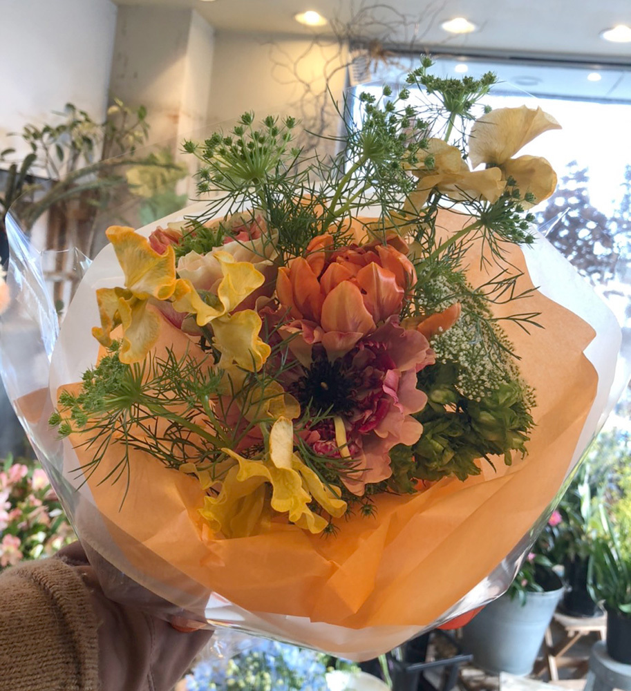 富士市おしゃれ花屋ローズヒップの2022年2月6日の花束のプレゼント（贈り物）１