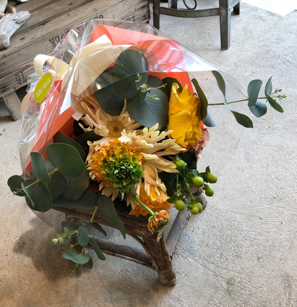 富士市おしゃれ花屋ローズヒップの卒園卒業送別記念の花束の画像６