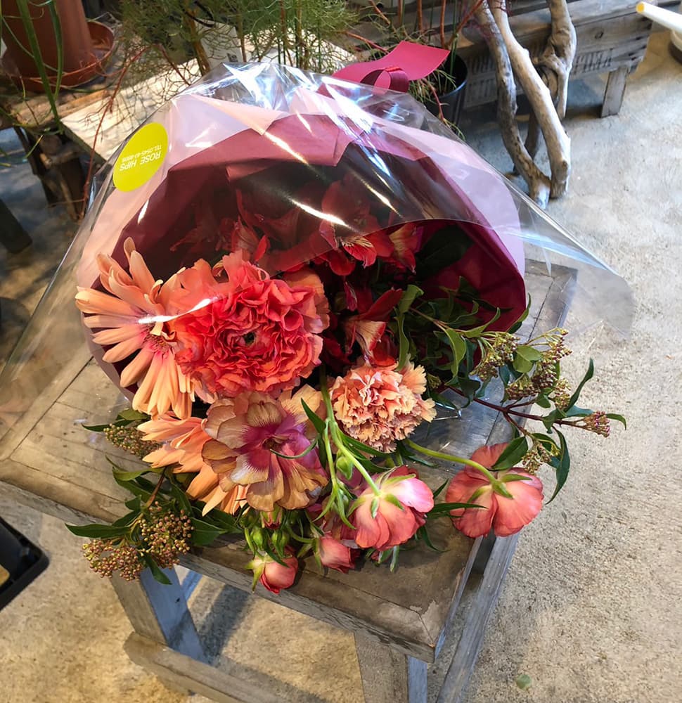 富士市おしゃれ花屋ローズヒップの2023年2月15日の卒業、卒園、送別向けの花束のプレゼント6