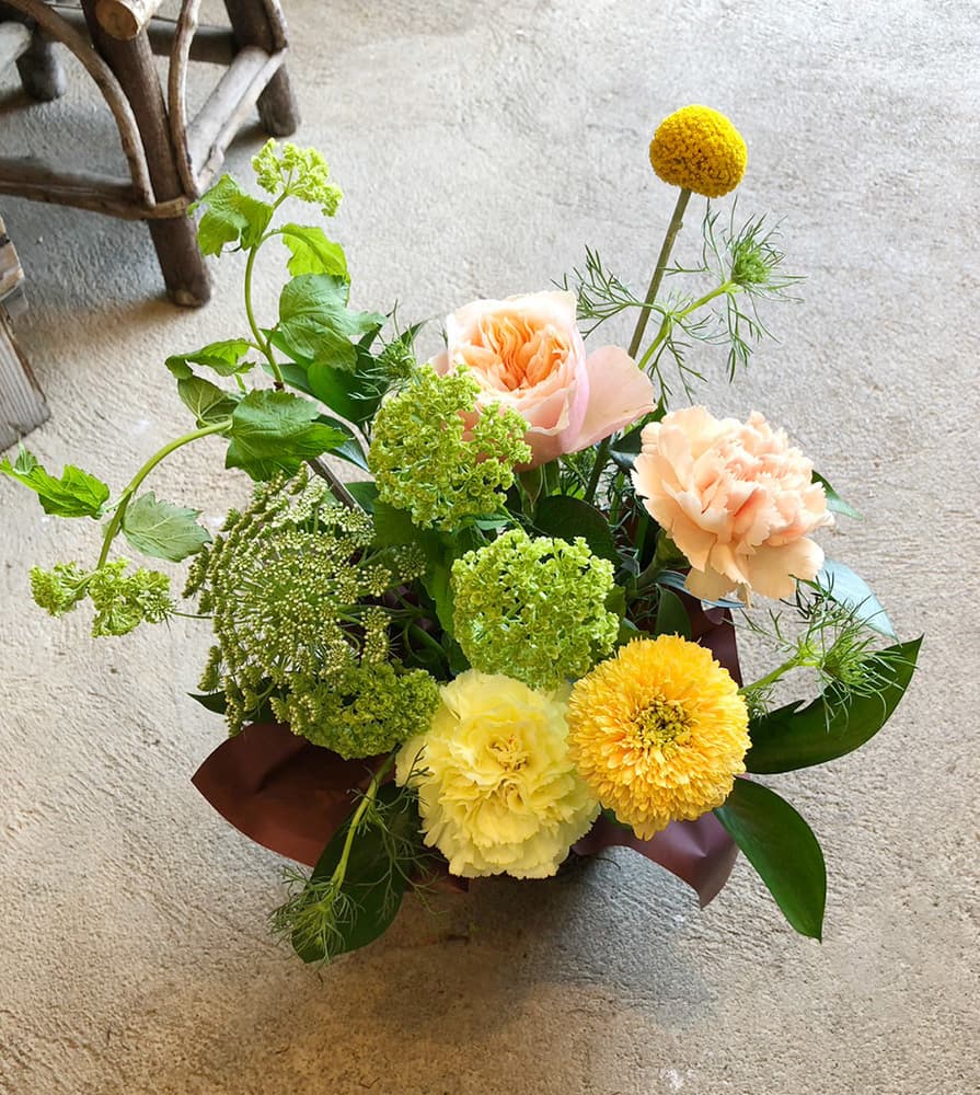 富士市花屋ローズヒップの2023年4月22日の、おしゃれな母の日のお花のプレゼント3