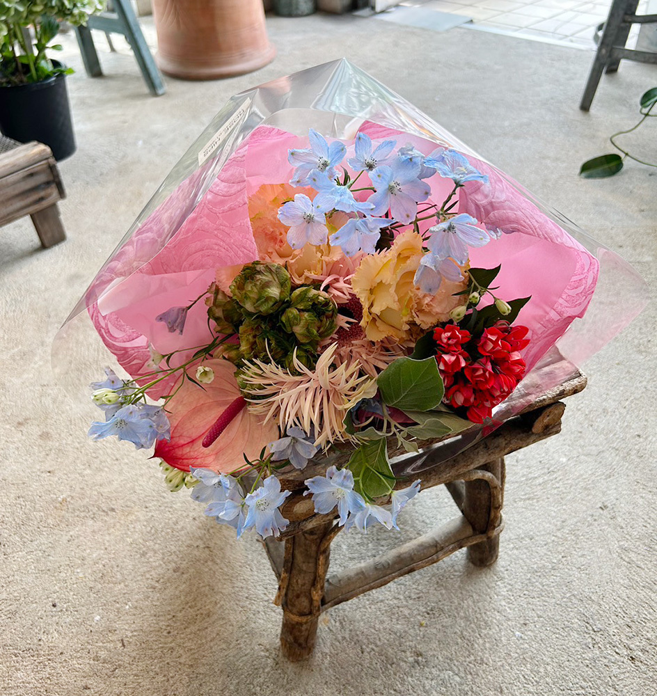 富士市花屋ローズヒップの2023年8月1日の夏のお花のプレゼント特集の花束