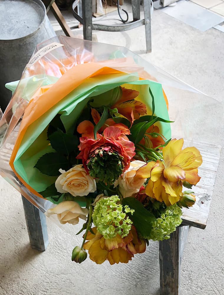 富士市おしゃれ花屋ローズヒップの2023年2月15日の卒業、卒園、送別向けの花束のプレゼント39
