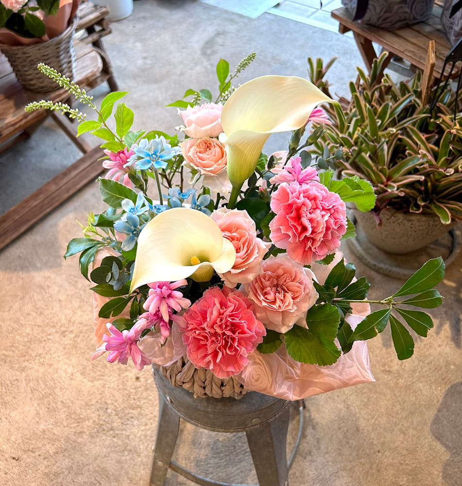 富士市花屋ローズヒップの母の日のギフトのフラワーアレンジメント