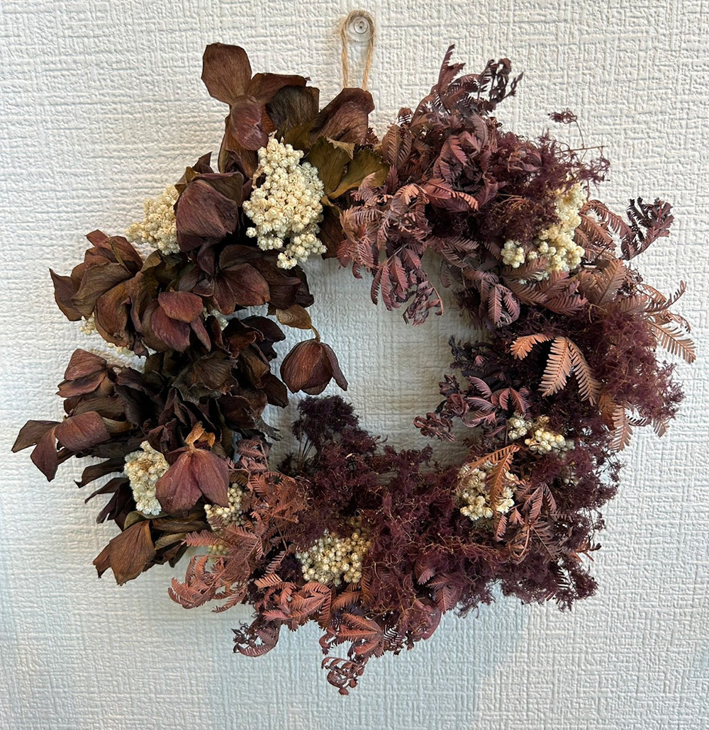 富士市おしゃれ花屋ローズヒップのリースの写真（フラワーレッスンのリース作り）