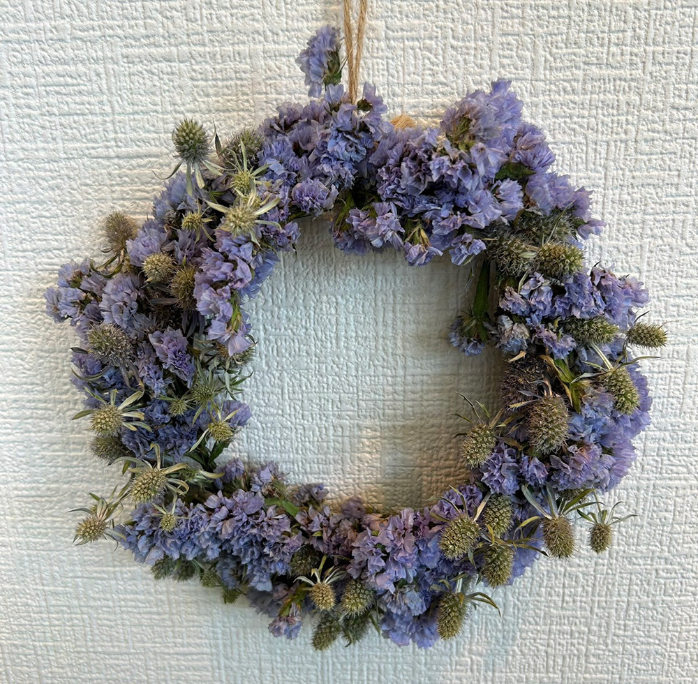 富士市おしゃれ花屋ローズヒップのリースの写真（フラワーレッスンのリース作り）