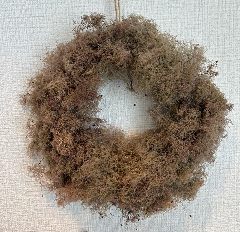 富士市おしゃれ花屋ローズヒップのリースの写真（フラワーレッスンのリース作り）