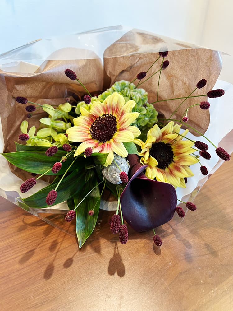 富士市おしゃれ花屋ローズヒップの秋の花束ギフト