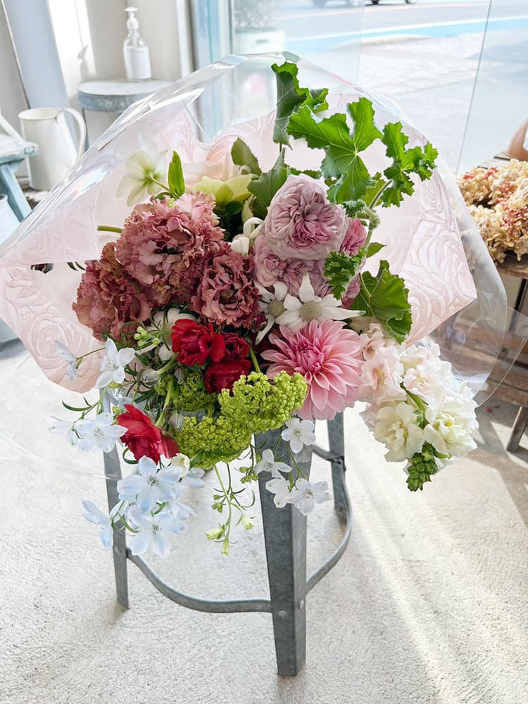 富士市おしゃれ花屋ローズヒップの2026年2月17日の卒園･卒業の送別と入園･入学の記念特集の花束