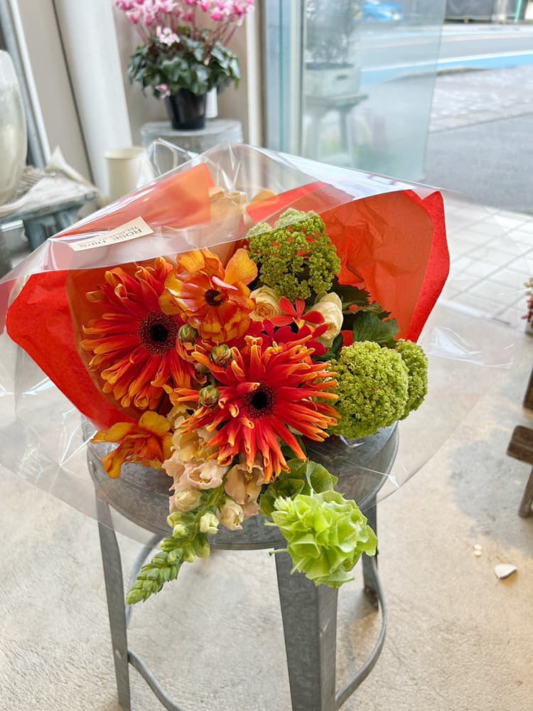 富士市おしゃれ花屋ローズヒップの2026年2月17日の卒園･卒業の送別と入園･入学の記念特集の花束