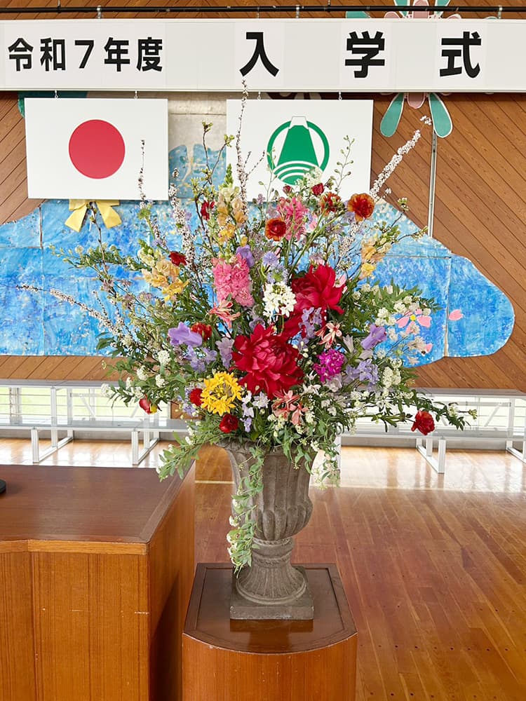 富士市おしゃれ花屋ローズヒップの2026年2月17日の卒園･卒業の送別と入園･入学の記念特集の式典花