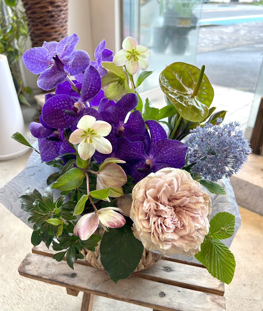 富士市おしゃれ花屋ローズヒップの2026年4月10日の母の日特集のフラワーアレンジメント